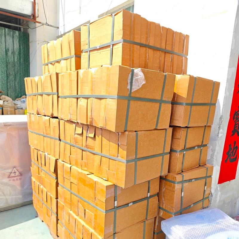 यूके में नए ग्राहकों से बिजली मीटर बॉक्स ऑर्डर का पहला बैच सफलतापूर्वक भेज दिया गया है